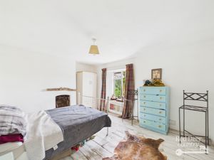 Bedroom- click for photo gallery